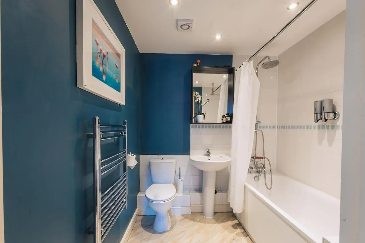 Beautiful Central Family Apartment For 6 ロンドン